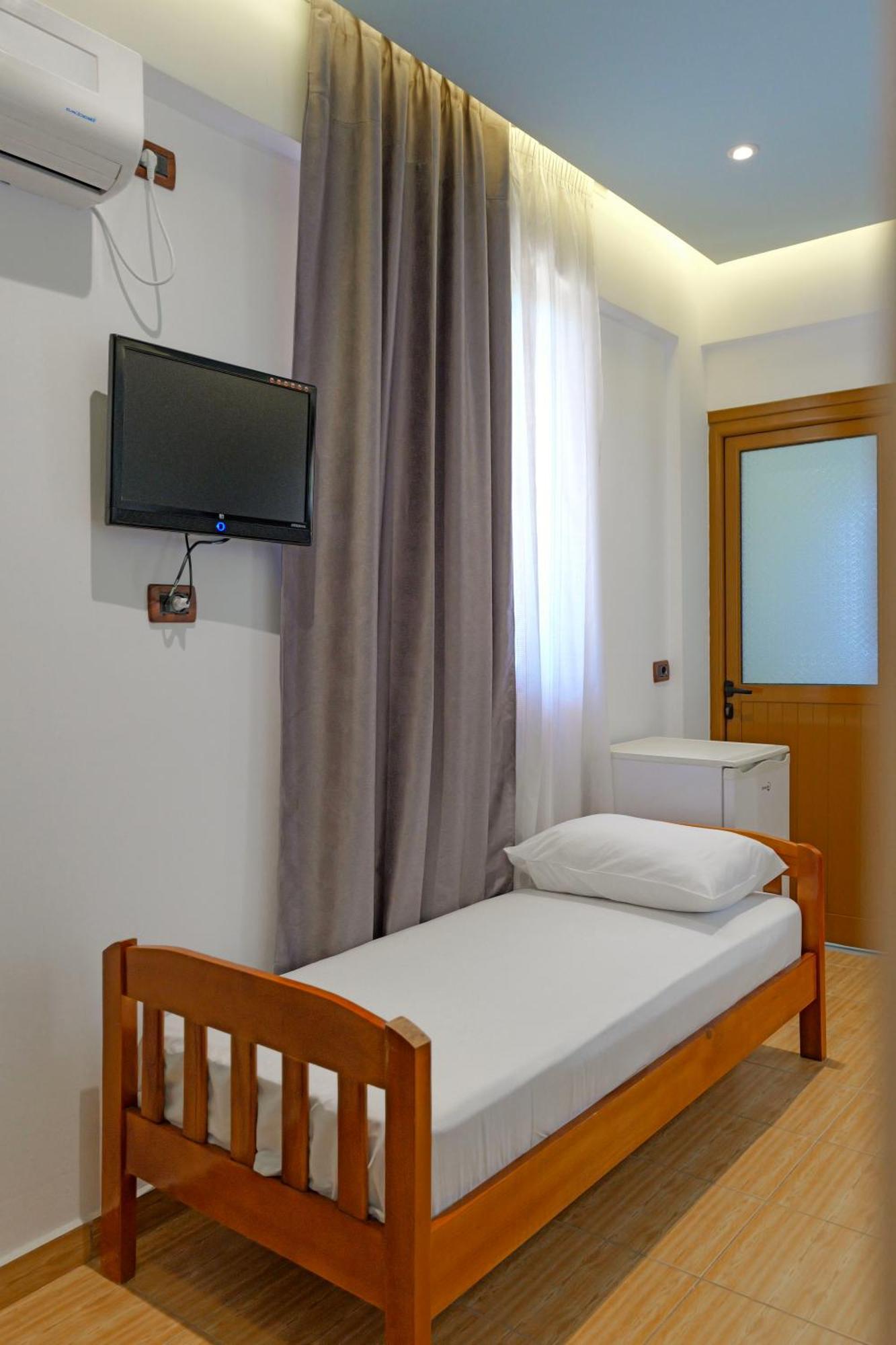Hotel En Ad Ksamil Exterior photo